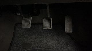 Used 2010 Hyundai i10 [2010-2016] Magna 1.2 Petrol Petrol Manual interior PEDALS VIEW