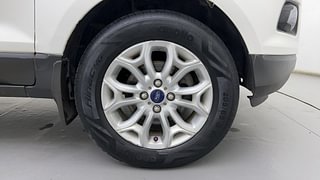 Used 2013 Ford EcoSport [2013-2015] Titanium 1.0L Ecoboost Petrol Manual tyres RIGHT FRONT TYRE RIM VIEW