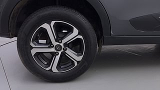 Used 2022 tata Nexon XZA Plus (O) AMT Petrol Automatic tyres RIGHT REAR TYRE RIM VIEW