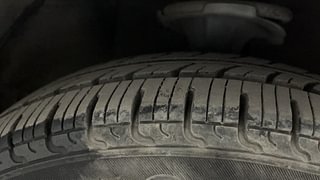 Used 2010 Hyundai i10 [2010-2016] Magna 1.2 Petrol Petrol Manual tyres RIGHT FRONT TYRE TREAD VIEW