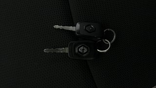 Used 2020 Renault Triber RXT AMT Petrol Automatic extra CAR KEY VIEW