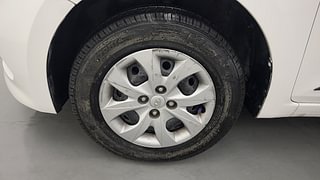 Used 2015 Hyundai Elite i20 [2014-2018] Magna 1.2 Petrol Manual tyres LEFT FRONT TYRE RIM VIEW