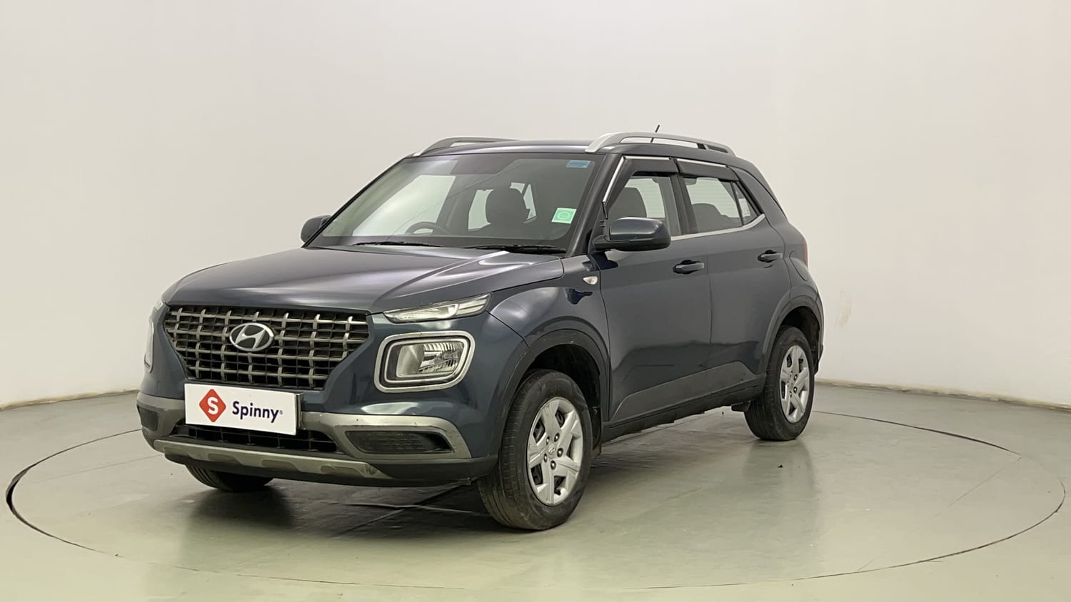 LEFT FRONT CORNER VIEW