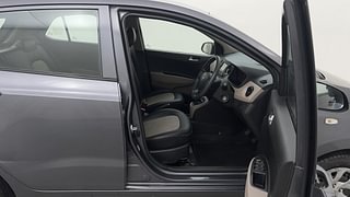 Used 2017 Hyundai Grand i10 [2017-2020] Sportz 1.2 Kappa VTVT Petrol Manual interior RIGHT SIDE FRONT DOOR CABIN VIEW