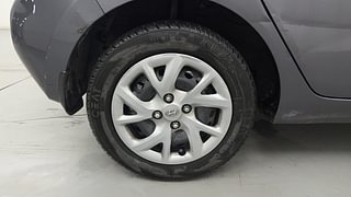Used 2017 Hyundai Grand i10 [2017-2020] Sportz 1.2 Kappa VTVT Petrol Manual tyres RIGHT REAR TYRE RIM VIEW
