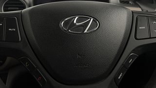 Used 2017 Hyundai Grand i10 [2017-2020] Sportz 1.2 Kappa VTVT Petrol Manual top_features Airbags
