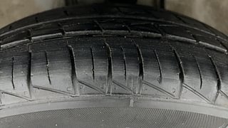 Used 2022 Maruti Suzuki Alto 800 LXi (O) Petrol Manual tyres LEFT FRONT TYRE TREAD VIEW