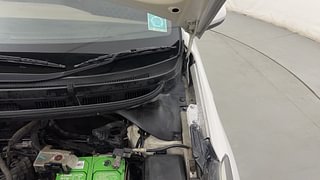 Used 2015 Hyundai Elite i20 [2014-2018] Magna 1.2 Petrol Manual engine ENGINE LEFT SIDE HINGE & APRON VIEW