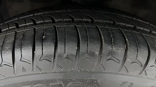 Used 2014 hyundai i10 Sportz 1.1 Petrol Petrol Manual tyres LEFT FRONT TYRE TREAD VIEW