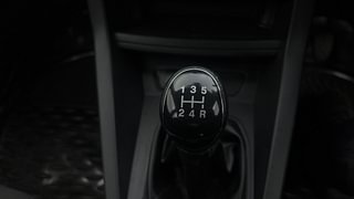Used 2018 Ford Figo [2015-2019] Trend 1.2 Ti-VCT Petrol Manual interior GEAR  KNOB VIEW