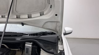 Used 2019 Volkswagen Polo [2018-2022] Trendline 1.0 (P) Petrol Manual engine ENGINE LEFT SIDE HINGE & APRON VIEW