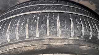 Used 2014 Hyundai Grand i10 Asta 1.2 Kappa VTVT (O) Petrol Manual tyres RIGHT REAR TYRE TREAD VIEW