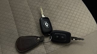 Used 2022 Renault Kwid 1.0 RXT AMT SCE Petrol Automatic extra CAR KEY VIEW