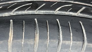 Used 2015 Honda City SV Petrol Manual tyres RIGHT FRONT TYRE TREAD VIEW