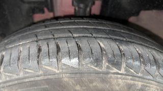 Used 2022 Renault Kwid 1.0 RXT AMT SCE Petrol Automatic tyres LEFT FRONT TYRE TREAD VIEW