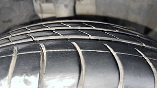 Used 2018 Ford Figo [2015-2019] Trend 1.2 Ti-VCT Petrol Manual tyres RIGHT FRONT TYRE TREAD VIEW