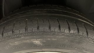 Used 2014 volkswagen Vento 1.6L Comfortline Diesel Diesel Manual tyres RIGHT REAR TYRE TREAD VIEW
