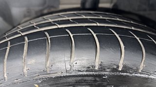 Used 2018 Ford Figo [2015-2019] Trend 1.2 Ti-VCT Petrol Manual tyres LEFT FRONT TYRE TREAD VIEW