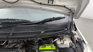 Used 2018 Ford Figo [2015-2019] Trend 1.2 Ti-VCT Petrol Manual engine ENGINE LEFT SIDE HINGE & APRON VIEW