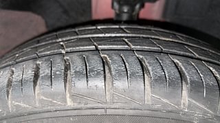 Used 2022 Renault Kwid 1.0 RXT AMT SCE Petrol Automatic tyres RIGHT FRONT TYRE TREAD VIEW