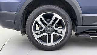 Used 2018 Tata Hexa [2016-2020] XT Diesel Manual tyres RIGHT REAR TYRE RIM VIEW
