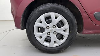 Used 2015 Hyundai Grand i10 [2013-2017] Sportz 1.2 Kappa VTVT Petrol Manual tyres RIGHT REAR TYRE RIM VIEW