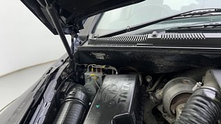 Used 2018 Tata Hexa [2016-2020] XT Diesel Manual engine ENGINE RIGHT SIDE HINGE & APRON VIEW