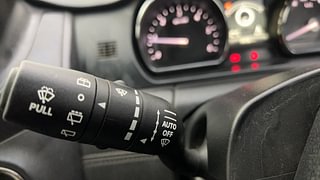 Used 2018 Tata Hexa [2016-2020] XT Diesel Manual top_features Rain sensing wipers