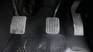 Used 2015 Hyundai Grand i10 [2013-2017] Sportz 1.2 Kappa VTVT Petrol Manual interior PEDALS VIEW