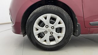 Used 2015 Hyundai Grand i10 [2013-2017] Sportz 1.2 Kappa VTVT Petrol Manual tyres LEFT FRONT TYRE RIM VIEW