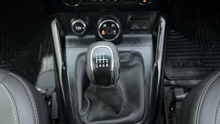 Used 2018 Tata Hexa [2016-2020] XT Diesel Manual interior GEAR  KNOB VIEW