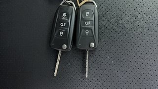Used 2018 Tata Hexa [2016-2020] XT Diesel Manual extra CAR KEY VIEW