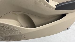 Used 2018 Hyundai Eon [2011-2018] Era + Petrol Manual top_features Door pockets
