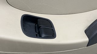 Used 2018 Hyundai Eon [2011-2018] Era + Petrol Manual top_features Power windows