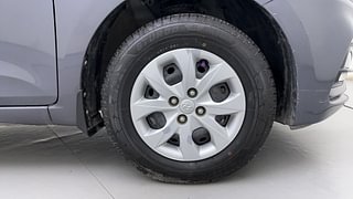 Used 2019 Hyundai Elite i20 [2018-2020] Magna Plus 1.2 Petrol Manual tyres RIGHT FRONT TYRE RIM VIEW