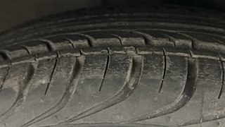Used 2010 Volkswagen Polo [2010-2014] Comfortline 1.2L (P) Petrol Manual tyres RIGHT FRONT TYRE TREAD VIEW