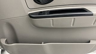 Used 2014 Chevrolet Spark [2012-2017] LS 1.0 Petrol Manual top_features Door pockets