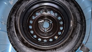 Used 2020 Renault Kwid [2015-2019] 1.0 RXT AMT Opt Petrol Automatic tyres SPARE TYRE VIEW