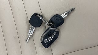 Used 2014 Chevrolet Spark [2012-2017] LS 1.0 Petrol Manual extra CAR KEY VIEW