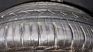Used 2020 Renault Kwid [2015-2019] 1.0 RXT AMT Opt Petrol Automatic tyres LEFT REAR TYRE TREAD VIEW