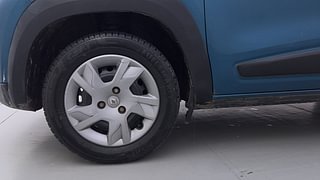 Used 2020 Renault Kwid [2015-2019] 1.0 RXT AMT Opt Petrol Automatic tyres LEFT FRONT TYRE RIM VIEW