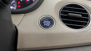 Used 2018 Hyundai Grand i10 [2017-2020] Asta 1.2 Kappa VTVT Petrol Manual top_features Keyless start