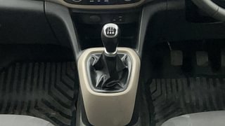 Used 2018 Hyundai Grand i10 [2017-2020] Asta 1.2 Kappa VTVT Petrol Manual interior GEAR  KNOB VIEW
