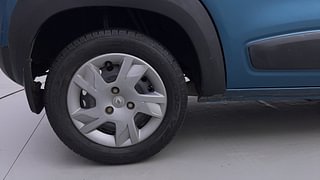 Used 2020 Renault Kwid [2015-2019] 1.0 RXT AMT Opt Petrol Automatic tyres RIGHT REAR TYRE RIM VIEW
