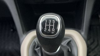 Used 2019 Hyundai Grand i10 [2017-2020] Sportz 1.2 Kappa VTVT Petrol Manual interior GEAR  KNOB VIEW