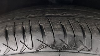 Used 2013 Hyundai i10 magna 1.1 Petrol Manual tyres LEFT FRONT TYRE TREAD VIEW