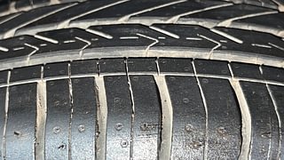 Used 2019 Hyundai Grand i10 [2017-2020] Sportz 1.2 Kappa VTVT Petrol Manual tyres LEFT FRONT TYRE TREAD VIEW