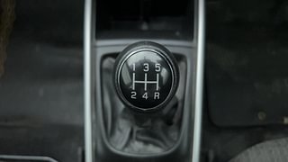 Used 2017 Maruti Suzuki Baleno [2015-2019] Zeta Petrol Petrol Manual interior GEAR  KNOB VIEW