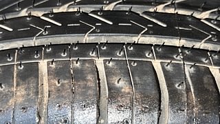 Used 2019 Hyundai Grand i10 [2017-2020] Sportz 1.2 Kappa VTVT Petrol Manual tyres LEFT REAR TYRE TREAD VIEW