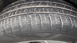 Used 2017 Maruti Suzuki Baleno [2015-2019] Zeta Petrol Petrol Manual tyres RIGHT FRONT TYRE TREAD VIEW